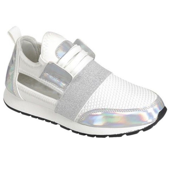 ‼️LAST PAIR‼️White Silver Cut out Side sneakers - Picture 7 of 7